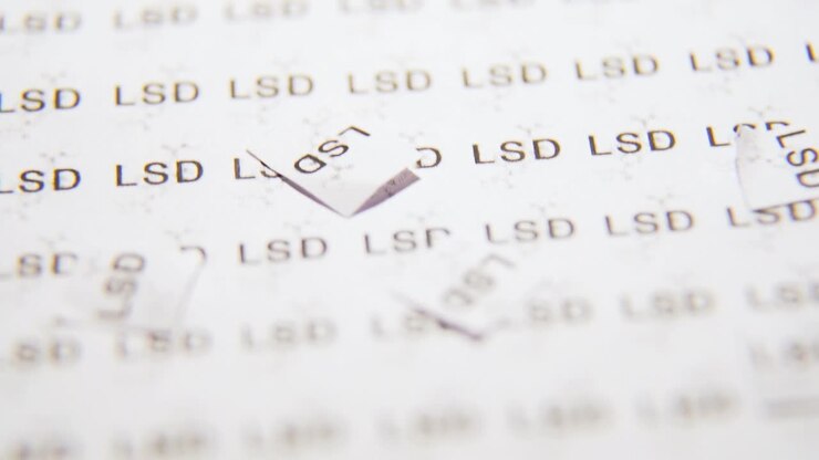 Papers simulating LSD