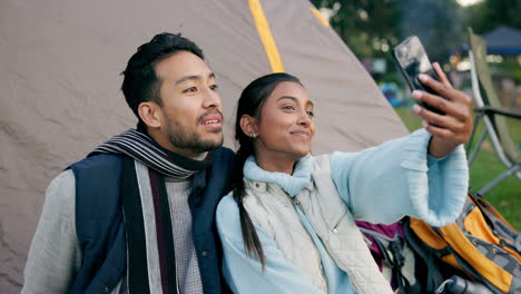 Happy-couple,-relax-and-selfie-on-camp