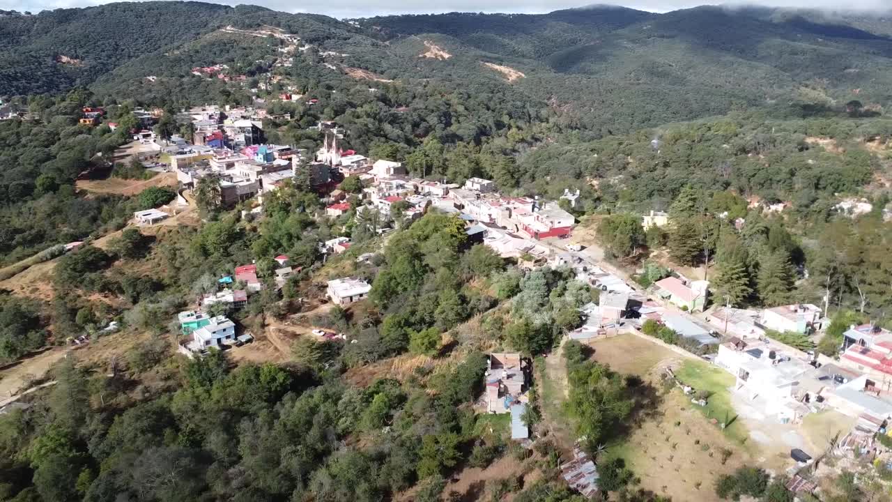 una vista panorámica aérea de las áreas residenciales en el campo de guanajuato, ubicada en el centro de méxico