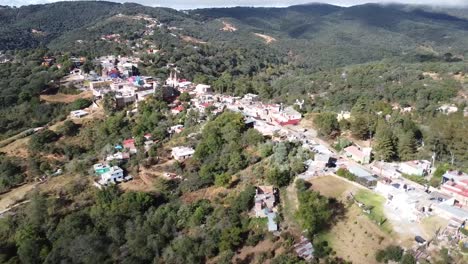 An-aerial-panoramic-view-of-residential-areas-in-the-countryside-of-Guanajuato,-located-in-central-Mexico