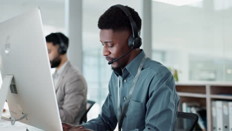 Glücklicher-Schwarzer-Mann,-Callcenter