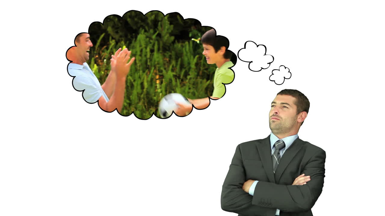 бизнесмен вспоминает, как играл со своим сыном.