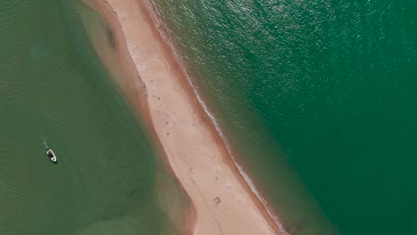 Aerial-Ascend-Over-The-Coastal-Track-Of-Abel-Tasman-National-Park,-New-Zealand