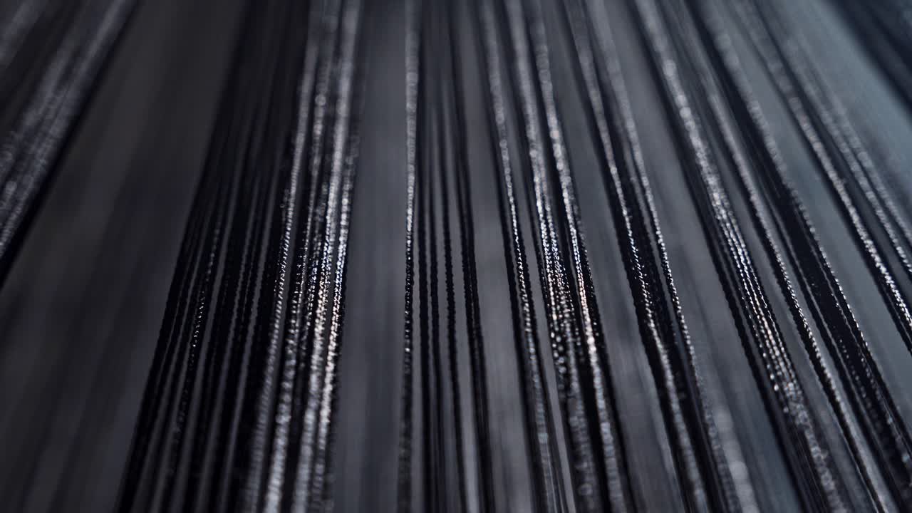 엔터테인먼트 공간으로 사용되는 천장에 매달려 있는 실크 실의 아름다운 클로즈업