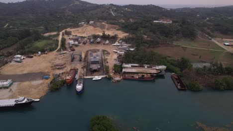 Honduras-Roatan-bay-islands-ship-dismantling-air2s-5k