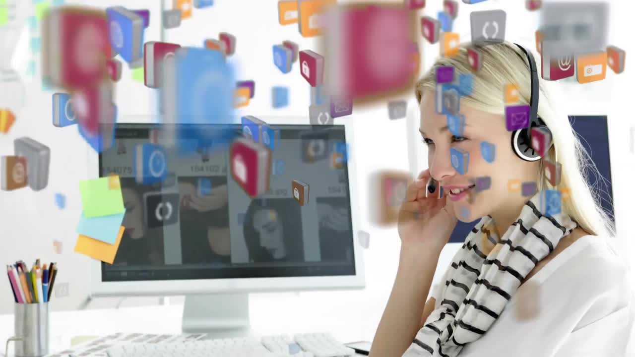 백인 여성이 여러 개의 날아다니는 아이콘을 통해 이야기하고 미소 짓는 애니메이션