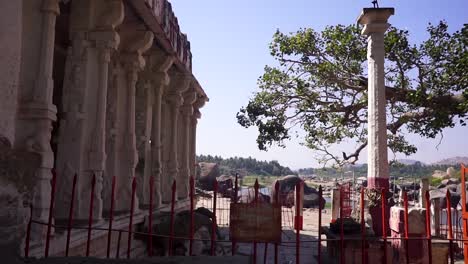 Ancient-temple-entrance-in-Hampi,-India