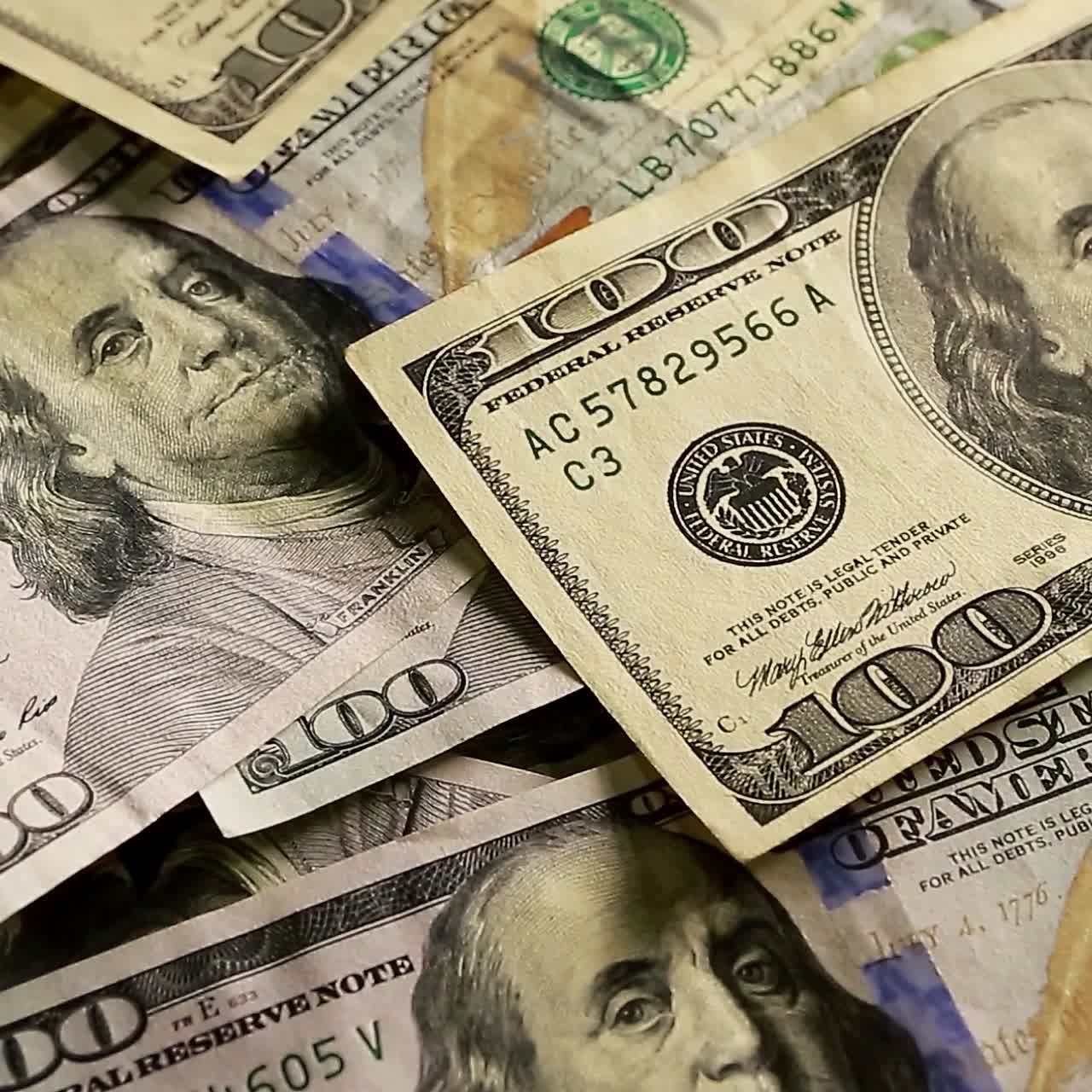 billetes de cien dólares