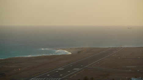 Passenger-plane-coming-in-for-landing