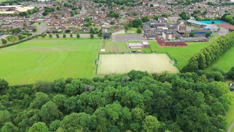 disparo de un campo de fútbol situado en el distrito de huntingdonshire en inglaterra durante la noche