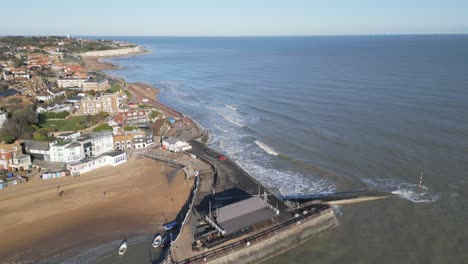 Drohnenaufnahmen-Vom-Hafen-Von-Broadstairs-An-Einem-Sonnigen-Tag