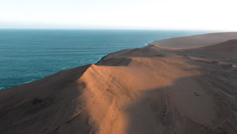 paracus, perú, imágenes de drones. atardecer
