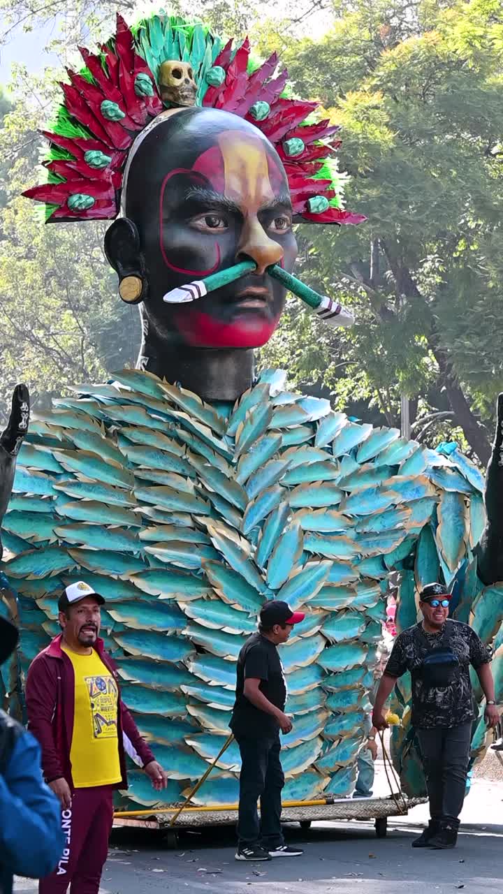Caravan highlighting the pre-Hispanic roots of the Day of the Dead at the day of the dead parade