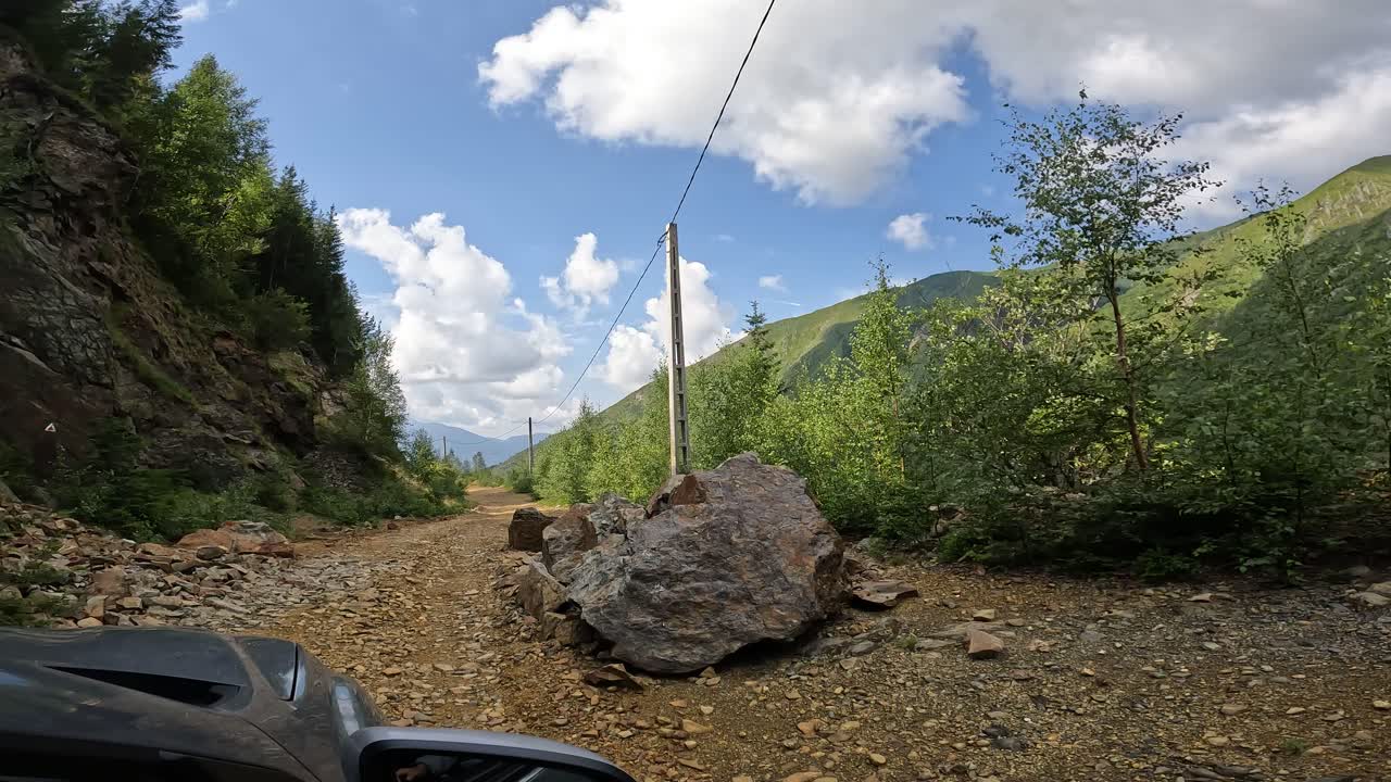 Driving along the trails of the Fagaras Mountains