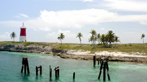 Britischer-Steinturm-Des-Lochs-In-Der-Wand-Leuchtturm-Im-Abaco-Nationalpark-Auf-Abaco-Island,-Bahamas