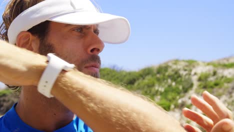 Triathlete-man-exercising-on-a-sunny-day