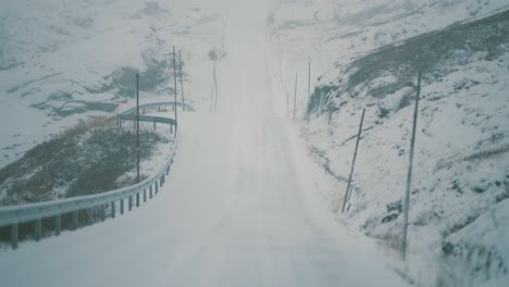 La-Primera-Gran-Nevada-En-El-Sognefjellsvegen,-El-Paso-De-Montaña-Más-Alto-Del-Norte-De-Europa