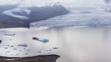 Entfernter,-Zurückweichender-Berggletscher-Aus-Dem-Vatnajökull-Nationalpark-Mit-Gletscherlagune