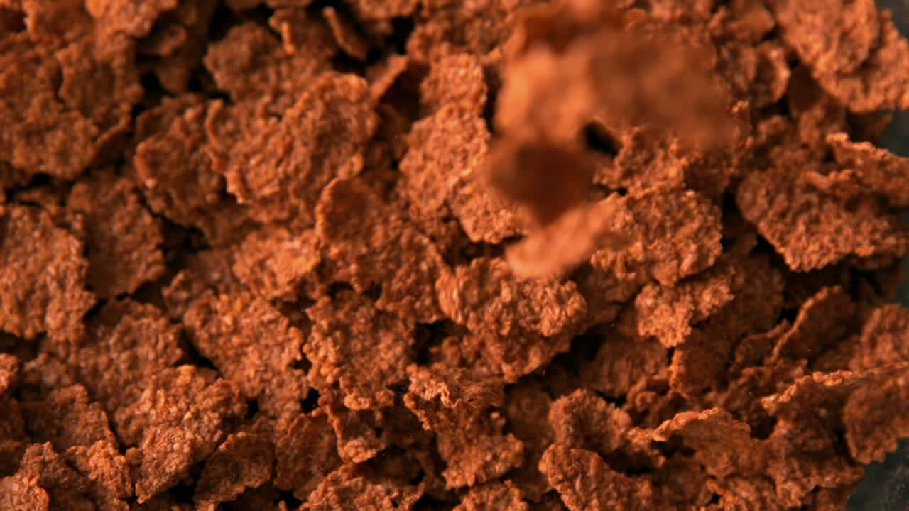 더 많은 가루에 어지는 가루 어리