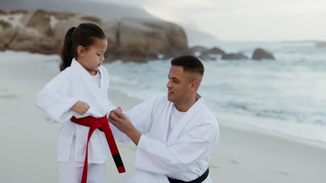Strand,-Karate-Oder-Training-Mit-Einem-Vater