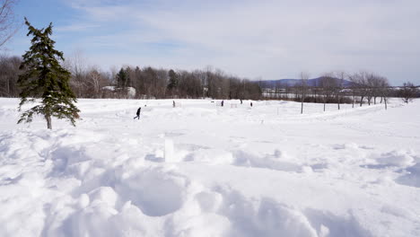 People-ice-skating-on-winter-circuit