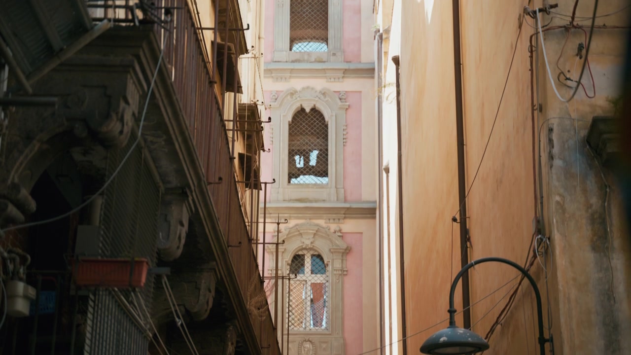 Via San Gregorio Armeno, Napoli, la strada dei presepi