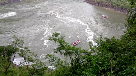 阿根廷伊瓜祖瀑布 (iguazú falls) 的觀光客