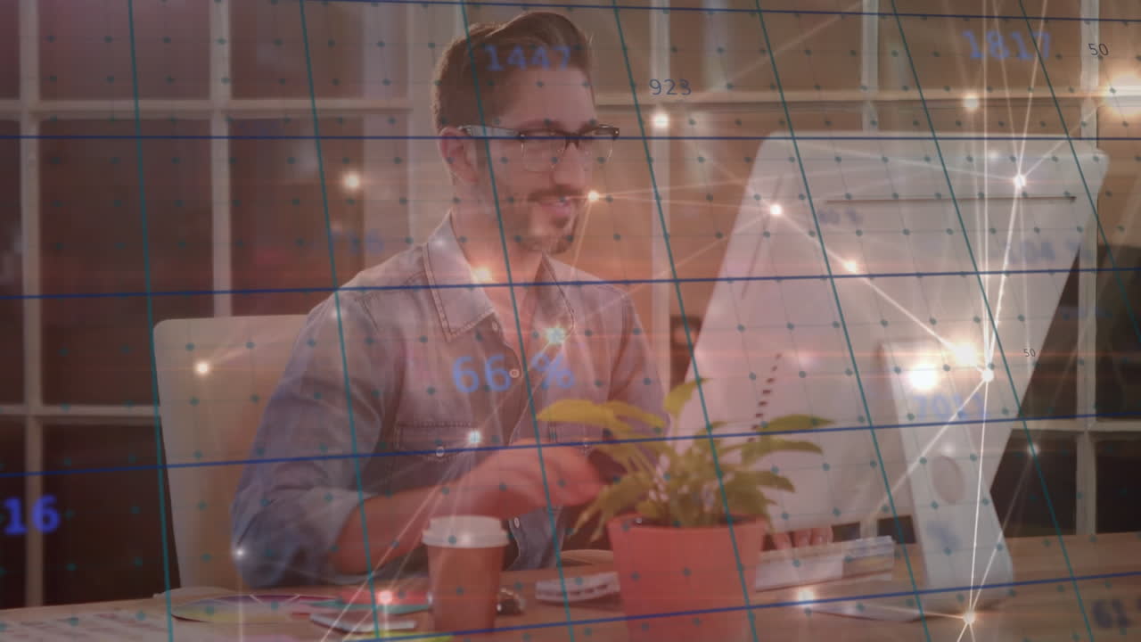 animación del procesamiento de datos financieros y conexiones sobre empresario caucásico que trabaja en la oficina