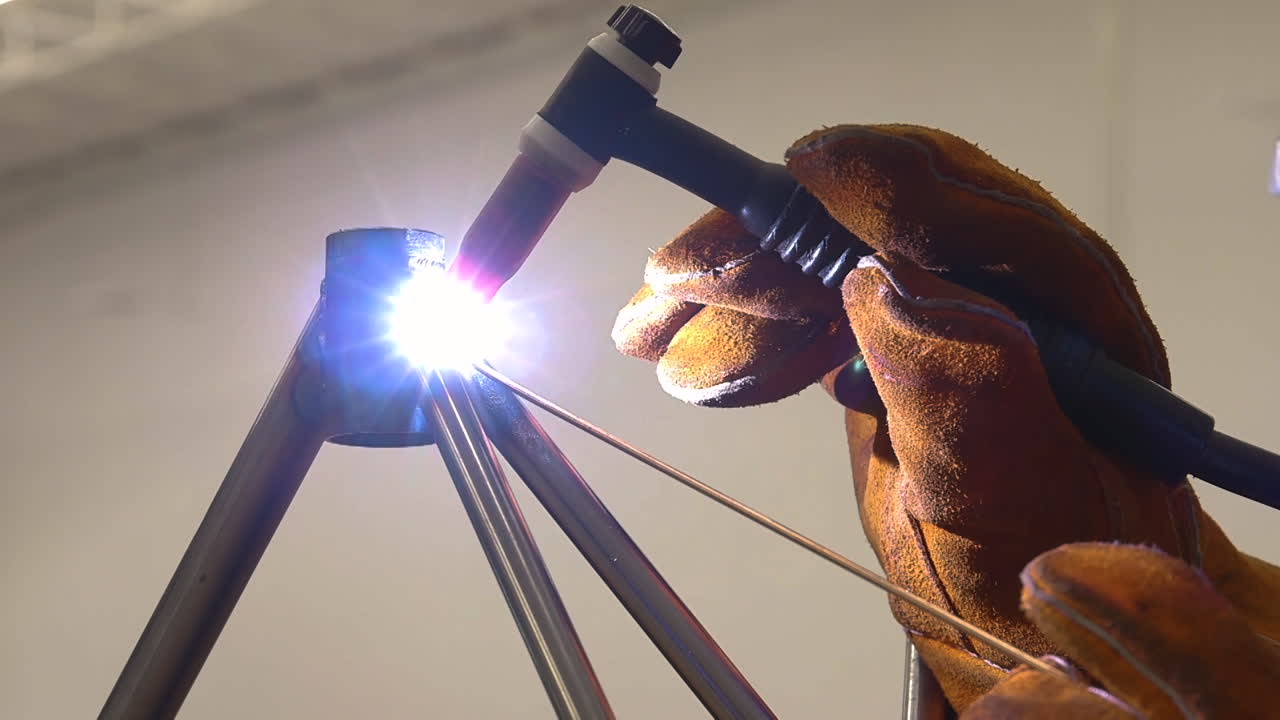 trabajadores de la industria, soldadura, chasis, personas