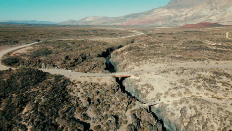 Panoramic-view-of-"La-Pasarela"-with-the-magnificent-Andes-mountain-range-in-the-background,-creating-a-breathtaking-and-captivating-landscape