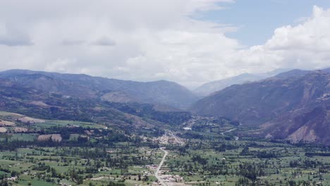 Pueblo-Valle-Abajo-Alrededor-De-Yungay,-Ancash,-Peru---Uhd