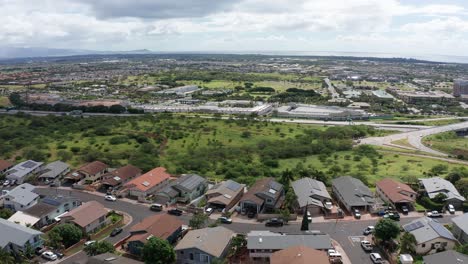 amplia toma aérea panorámica de los suburbios de kapolei en o&#39;ahu, hawaii