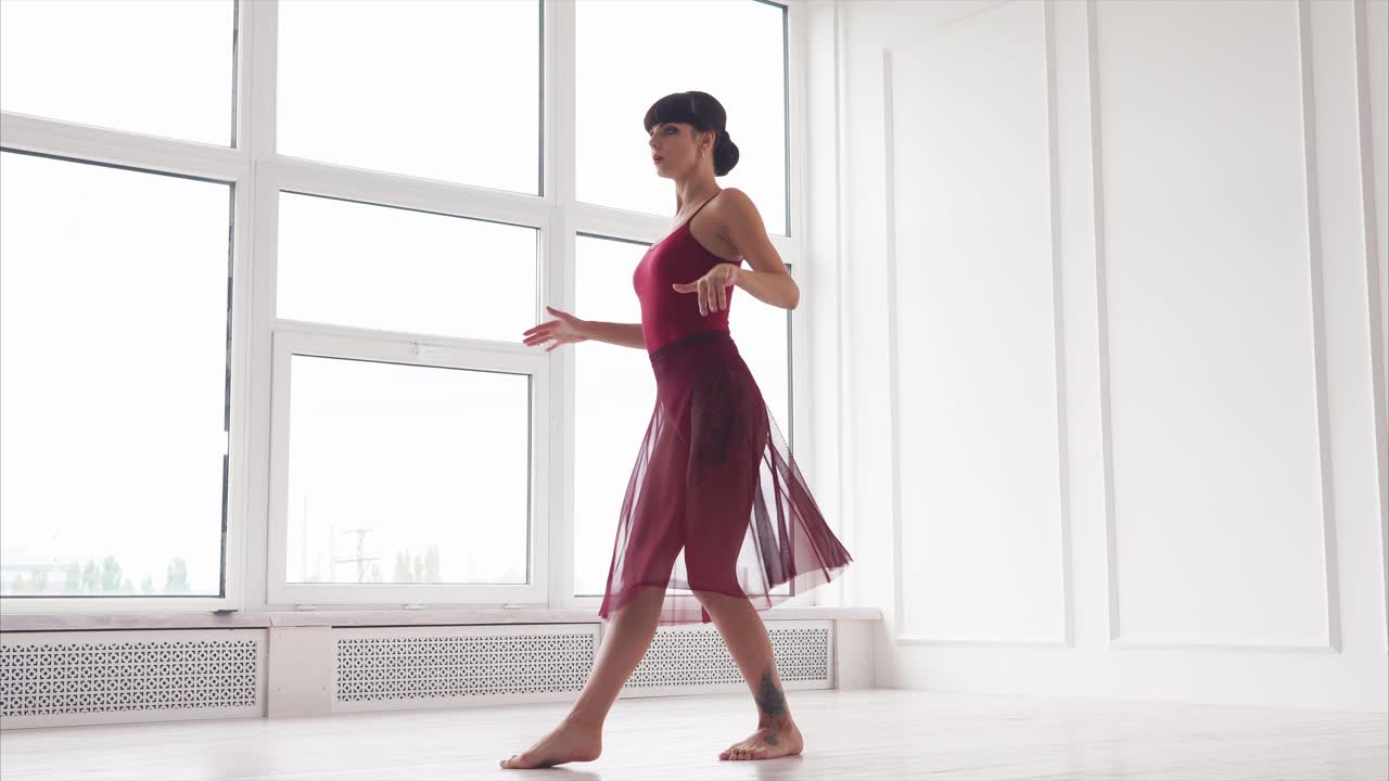 스튜디오에서 발레 댄서