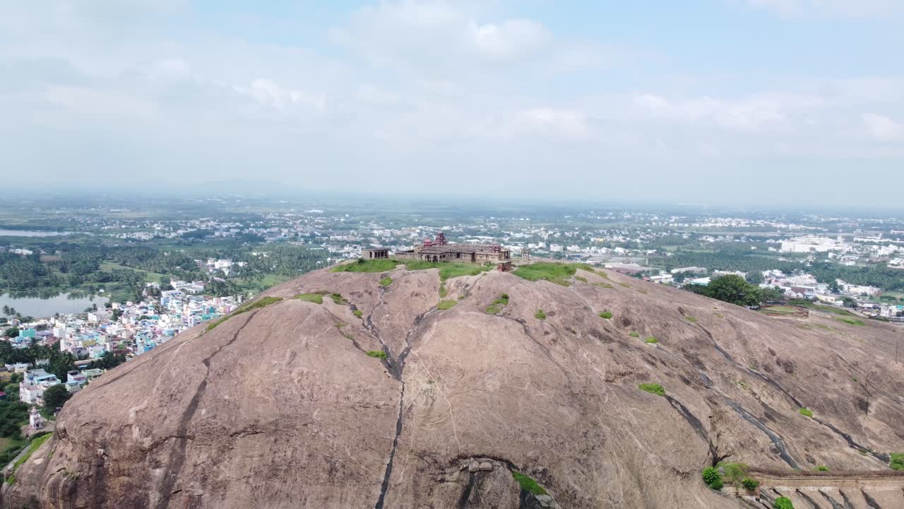 인도 타밀나두 주 딘디굴 바위 요새 의 공중 사진