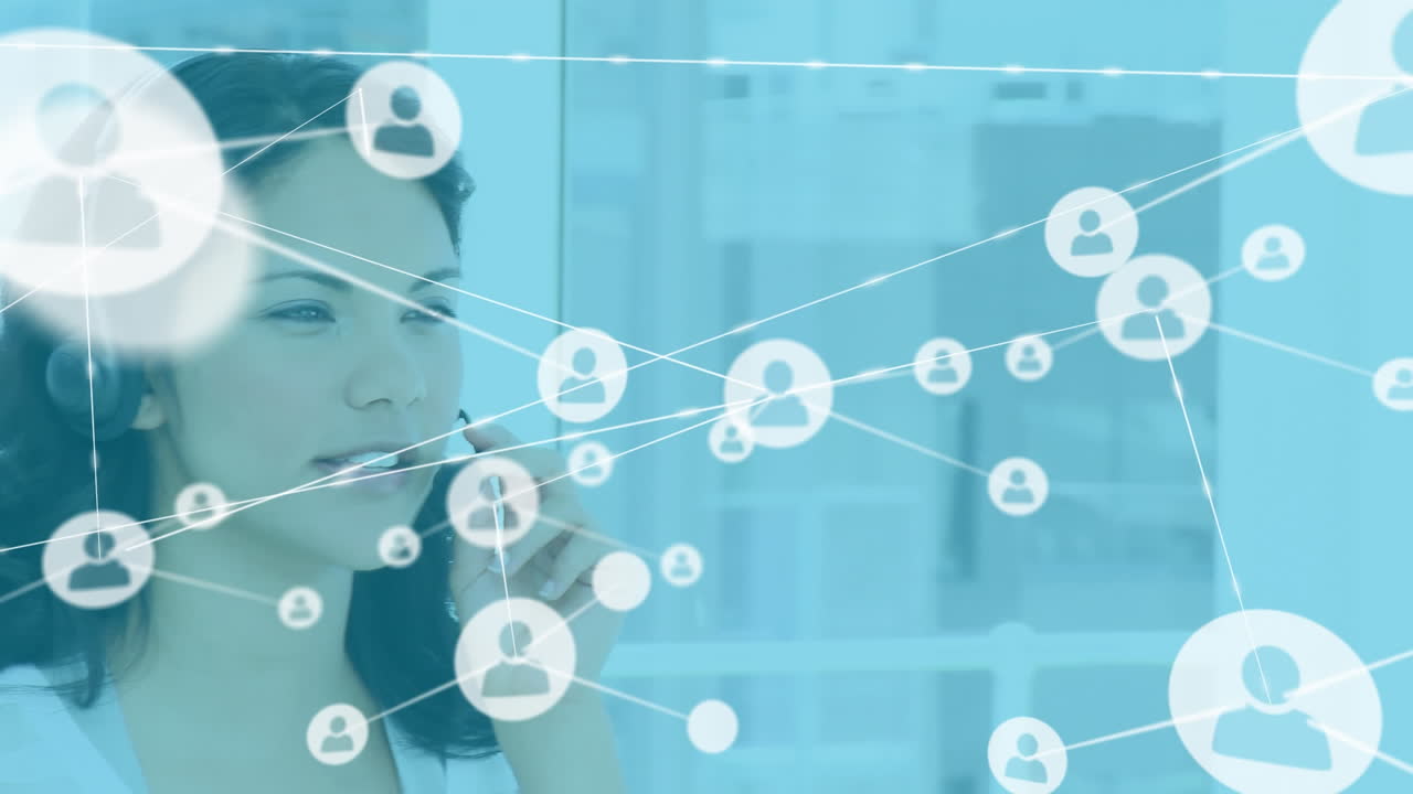 사무실에서 전화 헤드으로 대화하는 두 인종 여성에 대한 프로필 아이콘 네트워크의 애니메이션