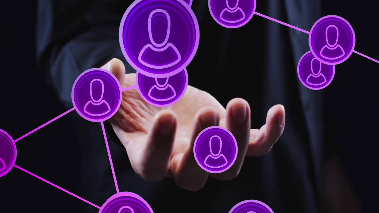 animación de conexiones con personas iconos sobre la mano del hombre caucásico