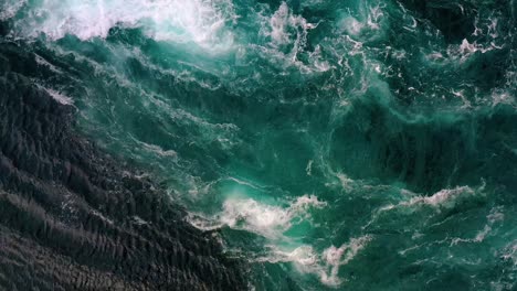 Waves-of-water-of-the-river-and-the-sea-meet-each-other-during-high-tide-and-low-tide.