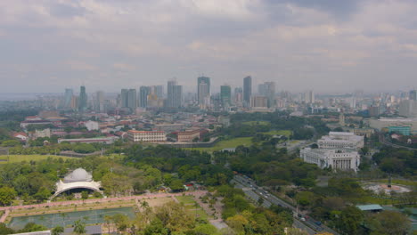 Static-Timelapse-Of-Traffic-And-Cloud-Shadows-Hitting-The-City-Of-Binondo-In-Manila