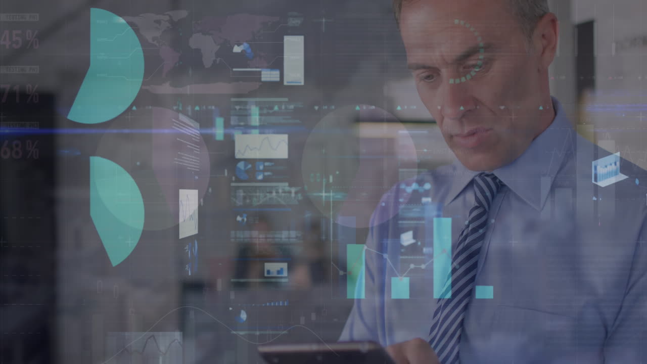 animación de la interfaz infográfica y el tablero de negociación sobre el empresario caucásico