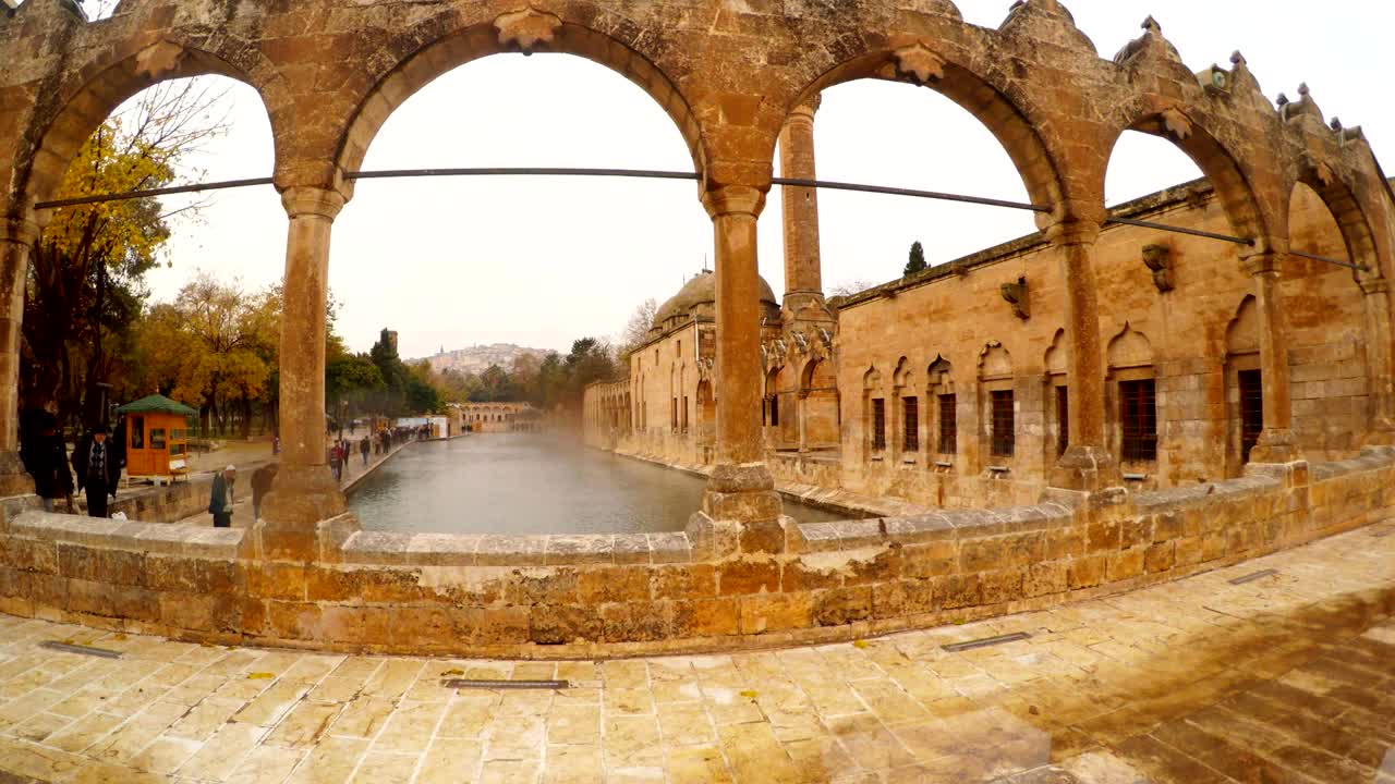 los gorriones balikligol piscina de peces sagrados vista de invierno sanliurfa