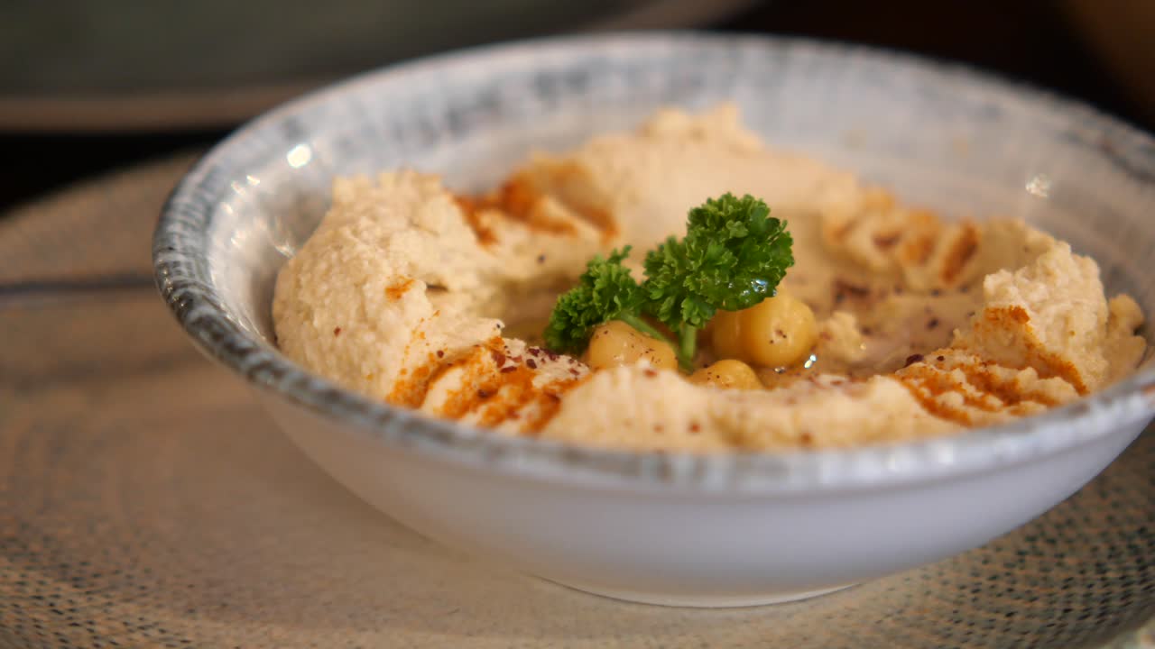 hummus en un cuenco