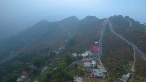 Darjeeling-Landschaft-Teegarten-Und-Batasia-Loop-Darjeeling-Luftaufnahme-Und-Spielzeugeisenbahn-Darjeeling