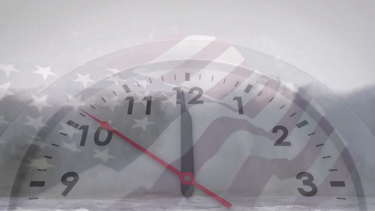 Animación de reloj marcando el tiempo sobre la bandera de EE. UU.
