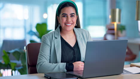 Face,-business-and-woman-with-a-laptop