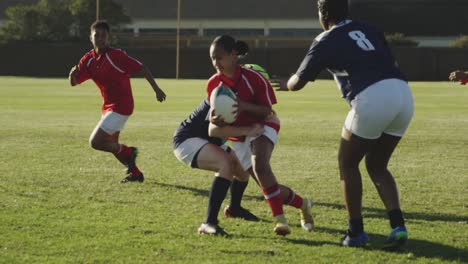 Rugbyspiel-Junger-Erwachsener-Frauen