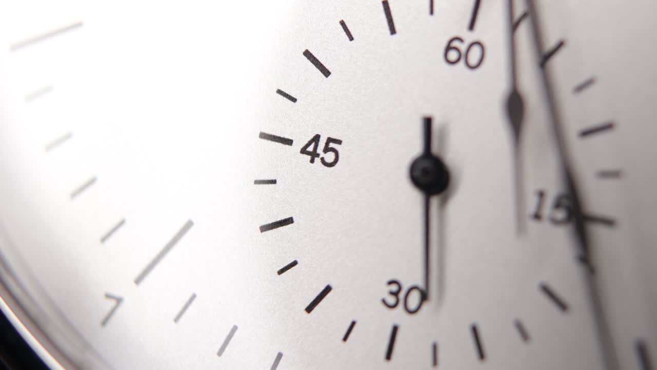 reloj analógico blanco