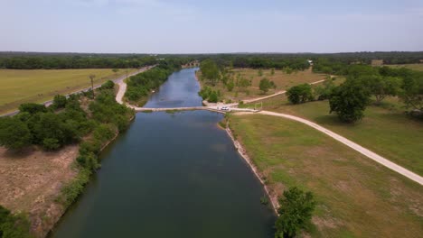 Imágenes-Aéreas-Del-Río-Blanco-En-Blanco-Texas-En-La-Región-Montañosa-De-Texas-1