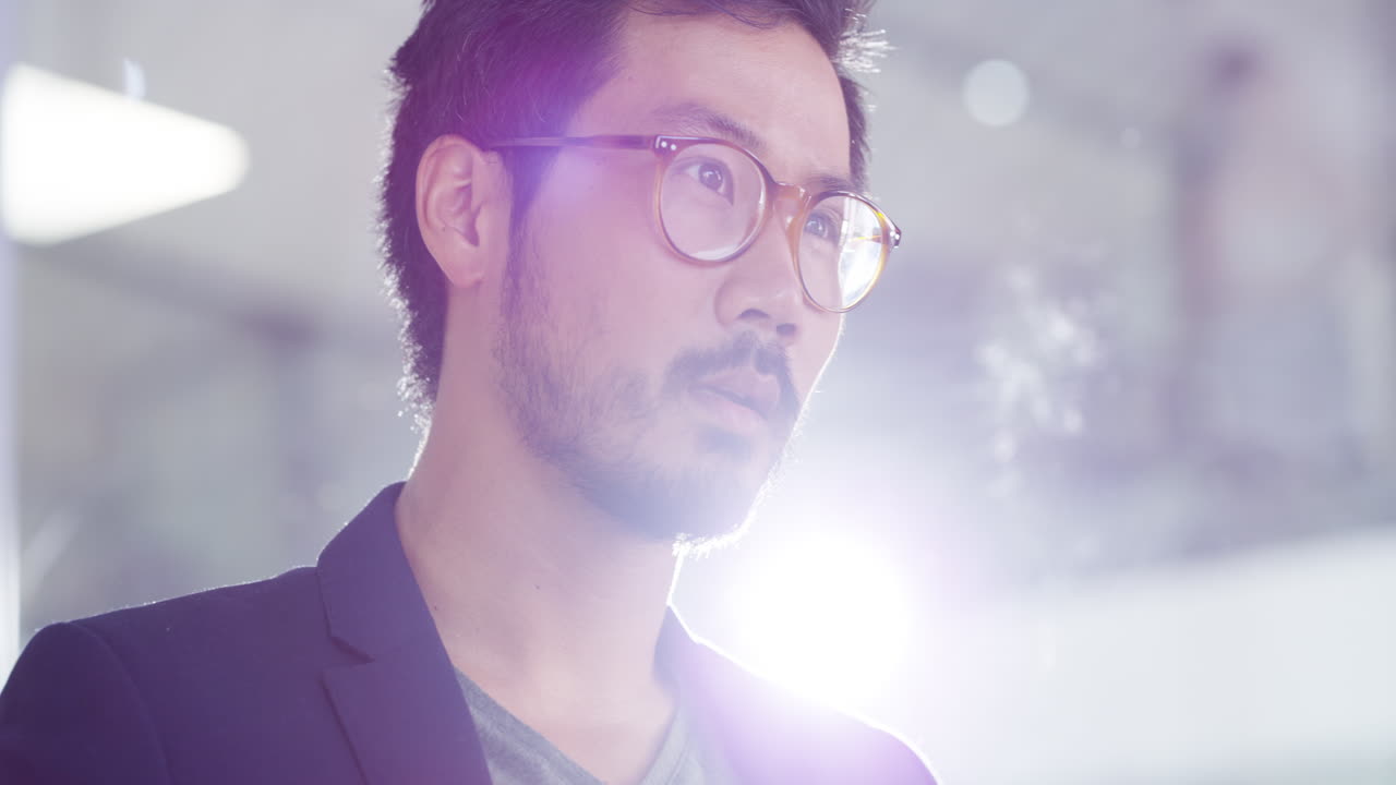 él tiene un plan todo resuelto