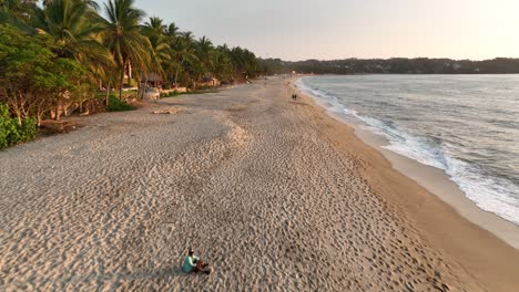 Sayulita,-La-Principal-Playa-Y-Pueblo-De-México