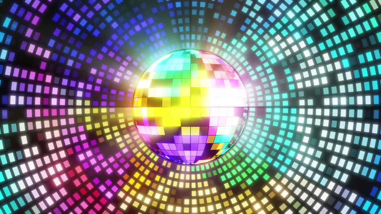 una bola de discoteca brillante con reflejos multicolores en la pared. animación en bucle infinito.